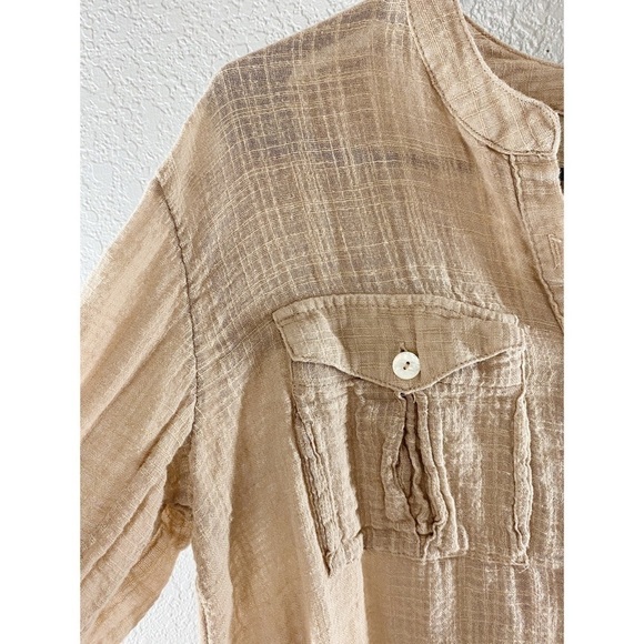Free People Talk To Me Button Down Raw Hem Top - Picture 10 of 16